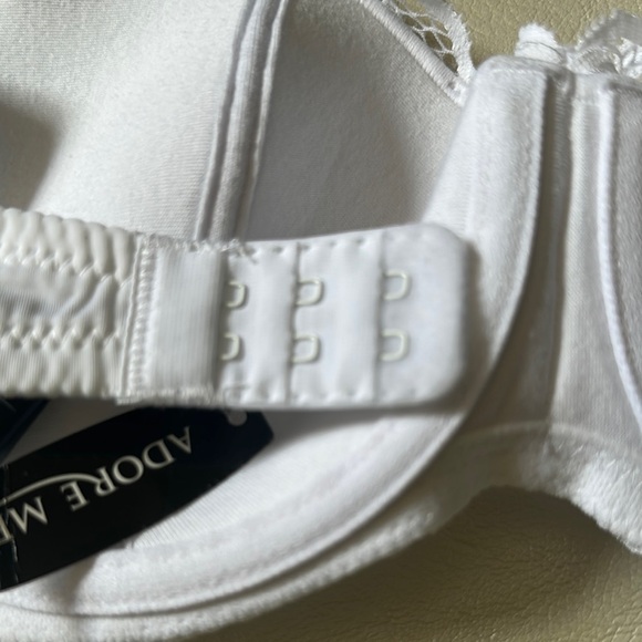 Adore Me White Bra with Textured Floral Design - Picture 6 of 8
